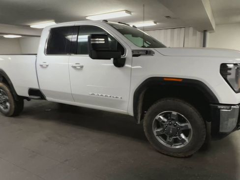 New 2026 GMC Sierra 2500 SLE w/ SLE Value Package; image 36
