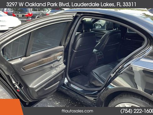 Used 2014 BMW 750i image 26