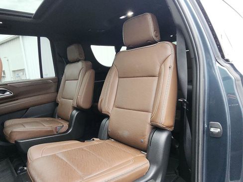 Used 2021 Chevrolet Suburban High Country image 22