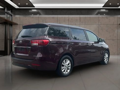 Used 2017 Kia Sedona LX w/ LX Essentials Premium Package FWD image 6
