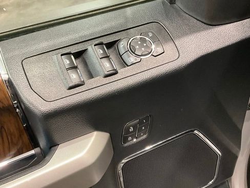 Used 2019 Ford F150 Lariat w/ Equipment Group 502A Luxury RWD image 7