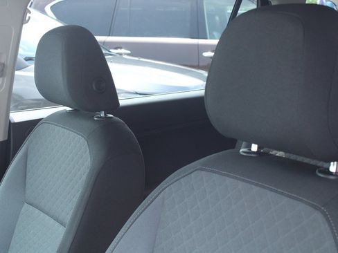 Used 2019 Volkswagen Tiguan S FWD image 8