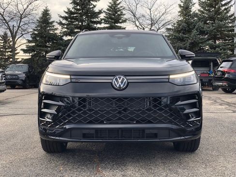 New 2026 Volkswagen Tiguan SE R-Line image 2