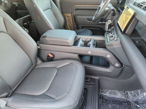 Certified 2025 Land Rover Defender 90 S image 15