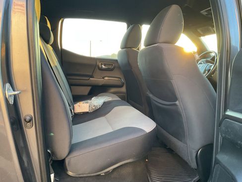 Used 2021 Toyota Tacoma TRD Sport image 14