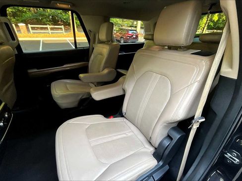 Used 2023 Ford Expedition Limited image 39