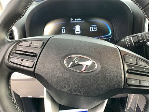 Certified 2023 Hyundai Venue SEL image 16