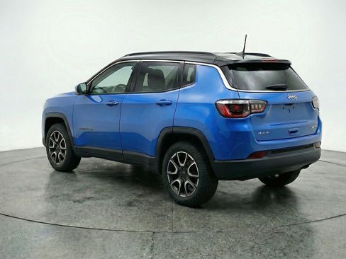 Used 2025 Jeep Compass Trailhawk AWD/4WD image 5