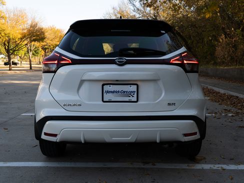 Used 2022 Nissan Kicks SR w/ Interior Electronics Package image 8