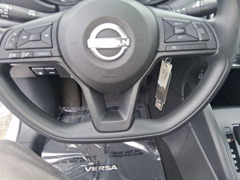 Used 2025 Nissan Versa S w/ Trunk Package image 12