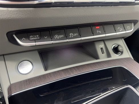 Used 2022 Audi Q5 2.0T Premium w/ Convenience Package image 68