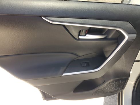 Used 2025 Toyota RAV4 XLE w/ Convenience Package FWD image 15