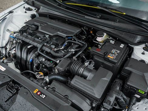 New 2026 Hyundai Elantra SEL Sport Premium FWD image 7