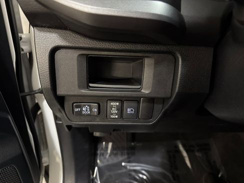 Used 2019 Toyota Tacoma TRD Off-Road w/ Technology Package AWD/4WD image 35