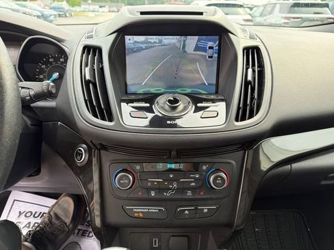 Used 2017 Ford Escape Titanium FWD image 18