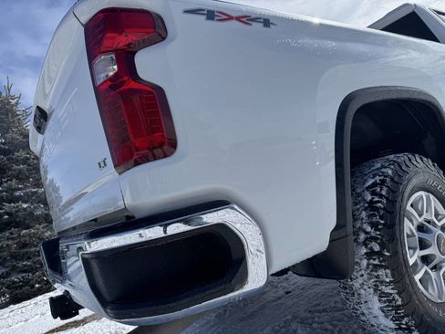 Used 2023 Chevrolet Silverado 2500 LT w/ Fleet Comfort Package AWD/4WD image 18
