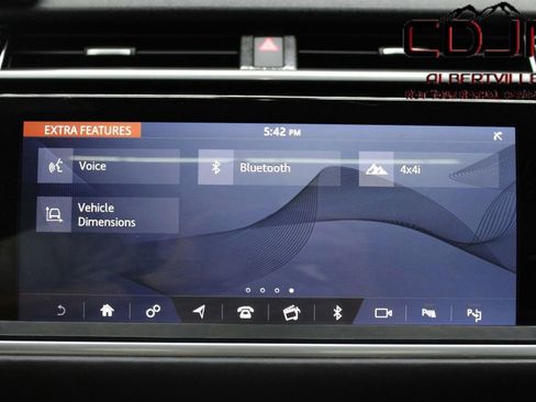 Used 2019 Land Rover Range Rover Velar R-Dynamic HSE image 45