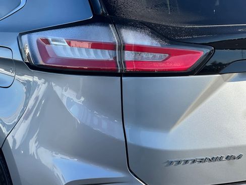 Used 2022 Ford Edge Titanium image 28