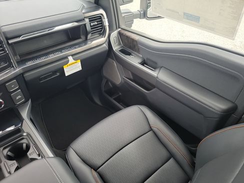 New 2026 Ford F250 Lariat w/ Chrome Package image 13