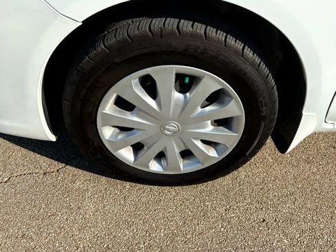 Used 2019 Nissan Versa S Plus image 8