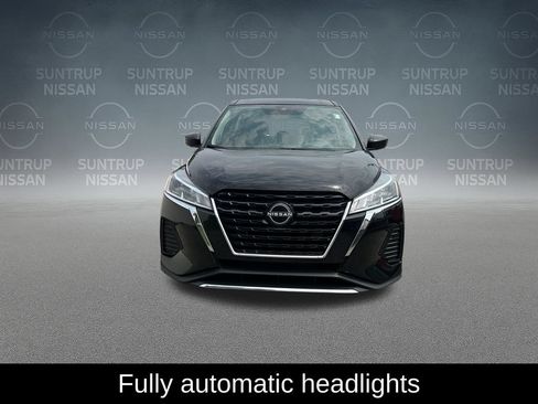 Used 2024 Nissan Kicks S FWD image 11