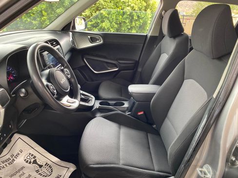 Used 2022 Kia Soul LX w/ Technology Package FWD image 36