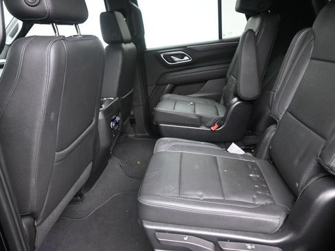 Used 2022 Chevrolet Tahoe Z71 w/ Luxury Package AWD/4WD image 15