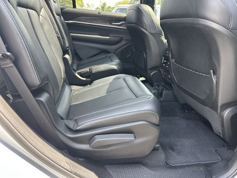 Used 2024 Jeep Grand Cherokee L Limited w/ Luxury Tech Group II image 18