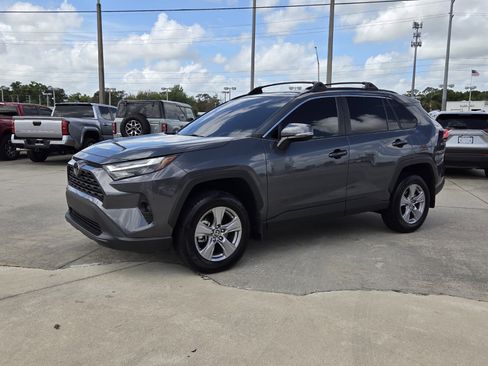 Used 2025 Toyota RAV4 XLE image 3