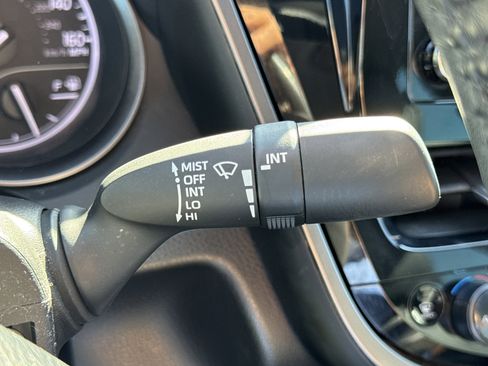 Used 2022 Toyota Camry SE image 17