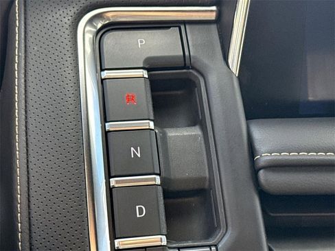 Used 2024 Chevrolet Suburban Premier image 14