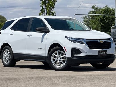 Used 2022 Chevrolet Equinox LS w/ LS Convenience Package