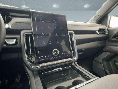 Used 2025 GMC Yukon AT4 Ultimate w/ LPO, Floor Liner Package image 21