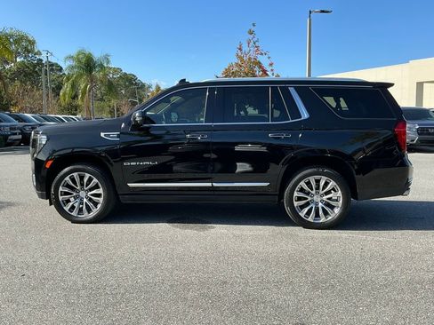 Used 2021 GMC Yukon Denali w/ Denali Premium Package image 3