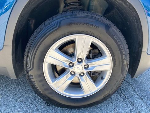 Used 2019 Chevrolet Trax LT w/ LT Convenience Package AWD/4WD image 9