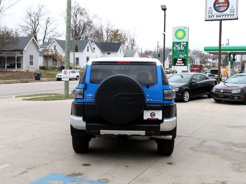 Used 2007 Toyota FJ Cruiser 4WD image 6