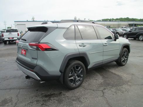 Used 2022 Toyota RAV4 Adventure w/ Convenience Package AWD/4WD image 5