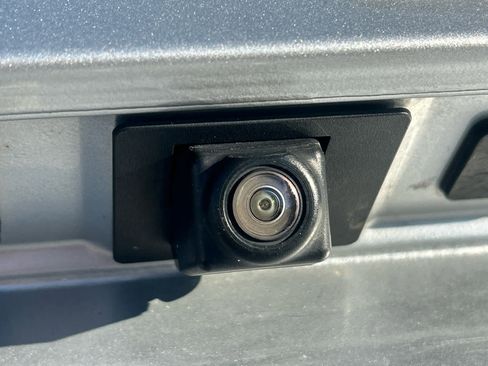 Used 2017 Chevrolet Malibu LT image 7