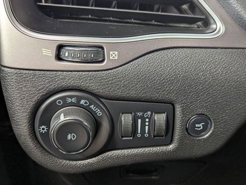 Used 2021 Jeep Cherokee Latitude Lux w/ Comfort/Convenience Group image 15