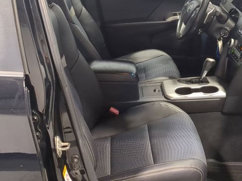 Used 2014 Toyota Camry SE FWD image 26
