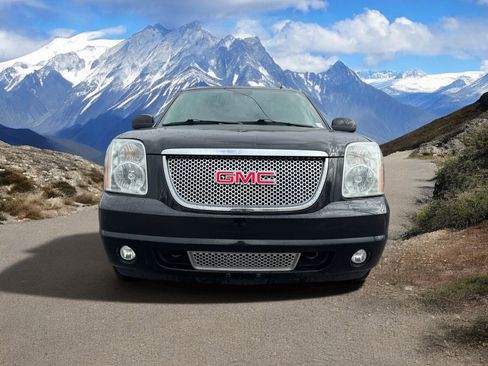 Used 2013 GMC Yukon Denali AWD/4WD image 8