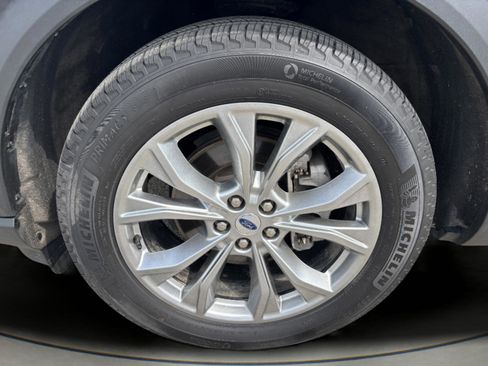 Used 2024 Ford Explorer Limited image 10