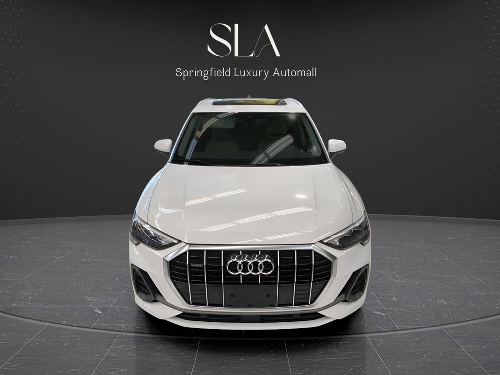 Used 2022 Audi Q3 2.0T Premium w/ Convenience Package AWD/4WD image 3