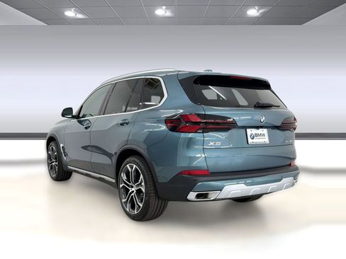 New 2026 BMW X5 xDrive40i w/ Climate Comfort Package image 3