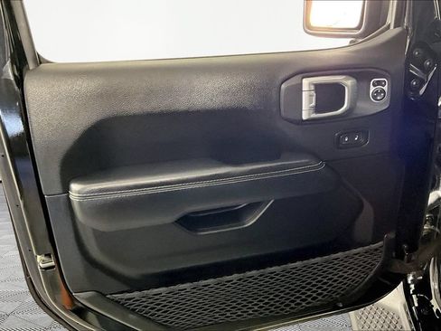 Used 2021 Jeep Wrangler Unlimited Sahara w/ Cold Weather Group AWD/4WD image 19