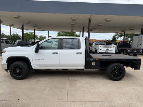 Used 2024 Chevrolet Silverado 2500 W/T w/ WT Convenience Package AWD/4WD image 2