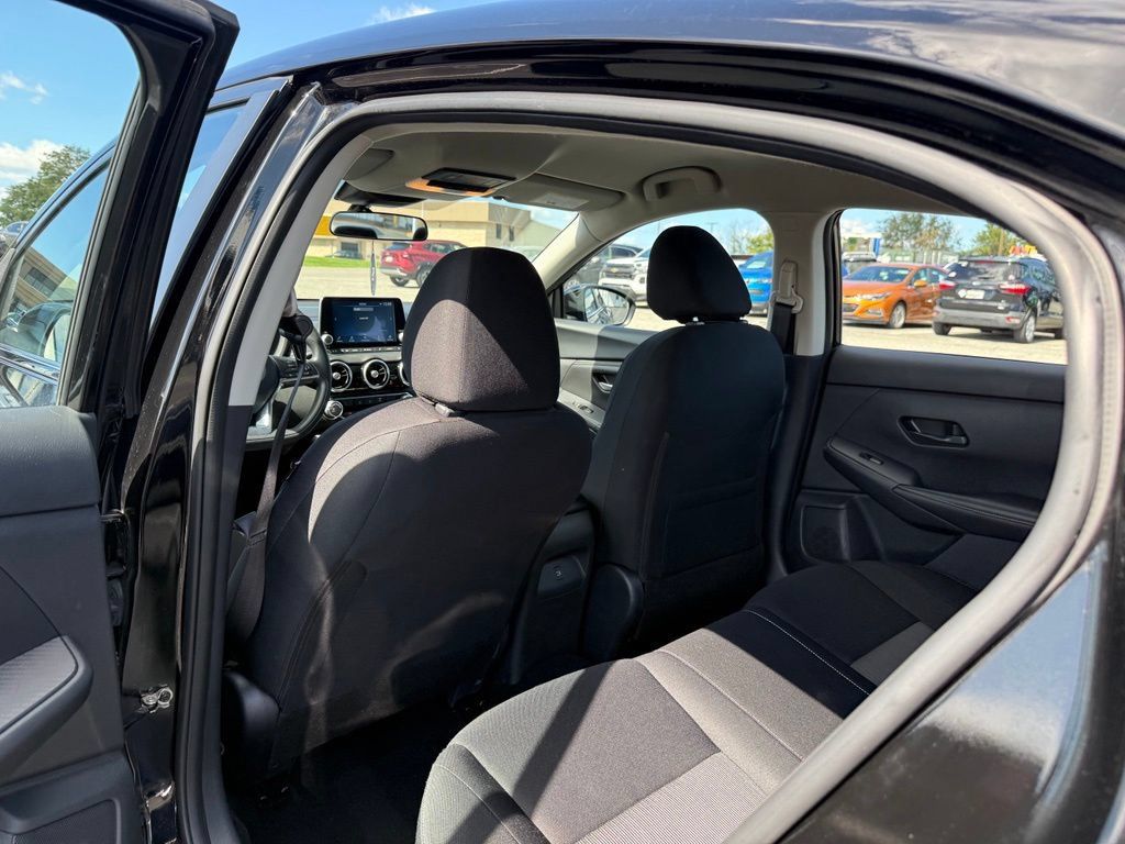 Used 2025 Nissan Sentra SV FWD image 34