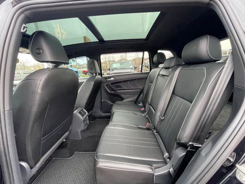 Used 2022 Volkswagen Tiguan SE R-Line image 23