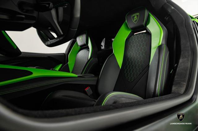 Used 2024 Lamborghini Revuelto AWD/4WD image 41