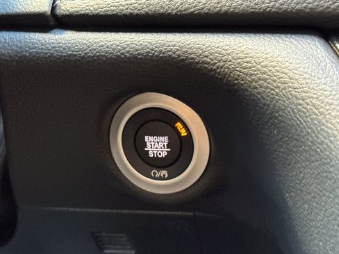 New 2026 Chrysler Pacifica Select image 22